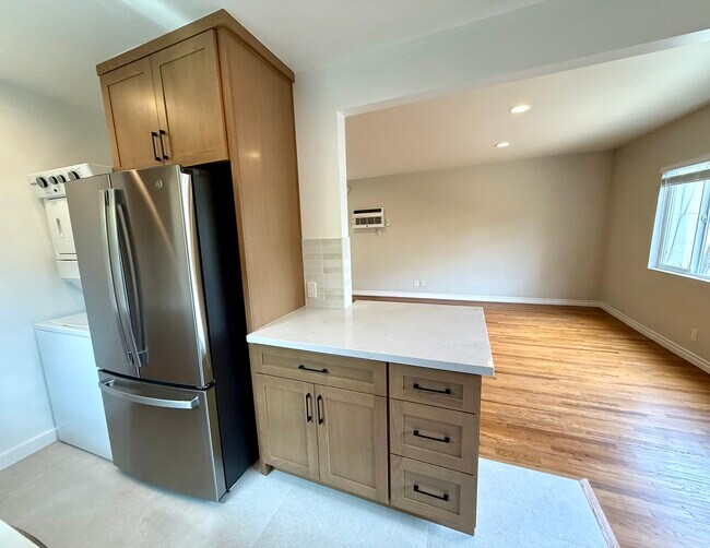 11605 W Washington Blvd in Los Angeles, CA - Building Photo - Building Photo