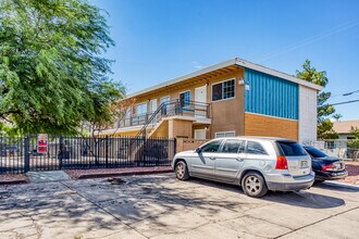 2300 Sunrise Ave in Las Vegas, NV - Building Photo - Primary Photo