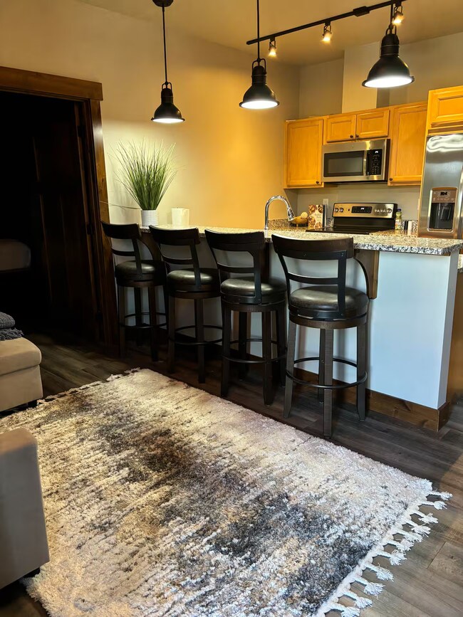 35 5th St W, Unit 303 in Columbia Falls, MT - Foto de edificio - Building Photo