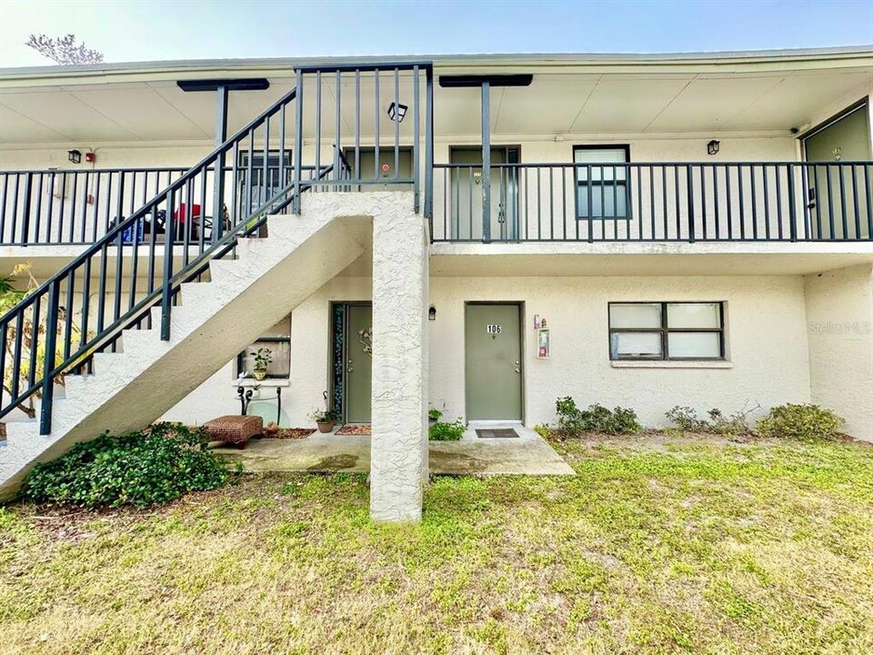 2166 Bradford St in Clearwater, FL - Building Photo