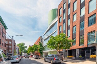 165 N 10th St in Brooklyn, NY - Building Photo