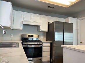 1904 Cedar Bluffs Way in Las Vegas, NV - Building Photo - Building Photo