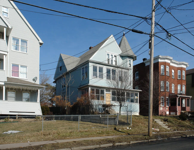 42 Brown St in Hartford, CT - Building Photo - Building Photo