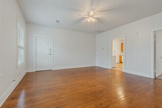 408 E Pease St in Bryan, TX - Building Photo - Building Photo