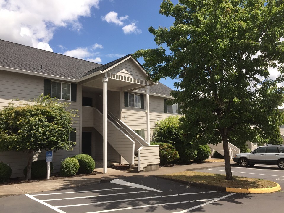 Springbrook Apartments in Newberg, OR - Foto de edificio