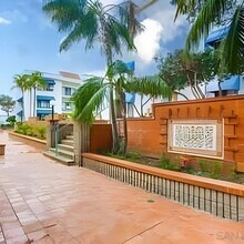 8308 Regents Rd, Unit Pines La Jolla in San Diego, CA - Building Photo - Building Photo