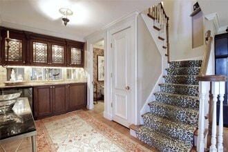 111 Cherry Valley Ave in Garden City, NY - Building Photo - Building Photo