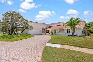 3070 Rio Plumosa N in Indialantic, FL - Building Photo