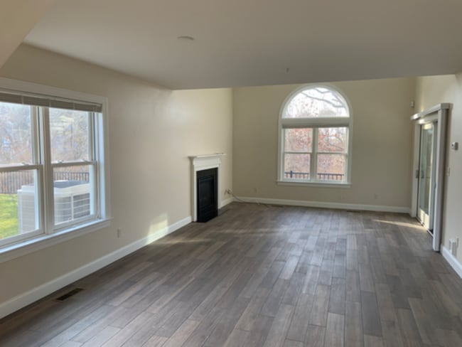 2 Beatrice Ln in Yarmouth, MA - Building Photo - Building Photo