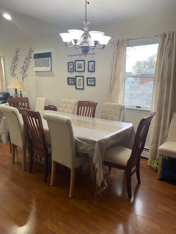 81-52-81242 242nd St in Queens, NY - Foto de edificio - Building Photo