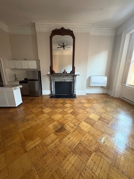 211 Beacon St, Unit 2R in Boston, MA - Building Photo - Building Photo