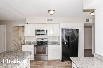 7646 N 37th Ave in Phoenix, AZ - Building Photo - Building Photo