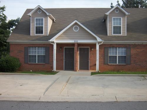 200 Rosehip Ln in Acworth, GA - Building Photo