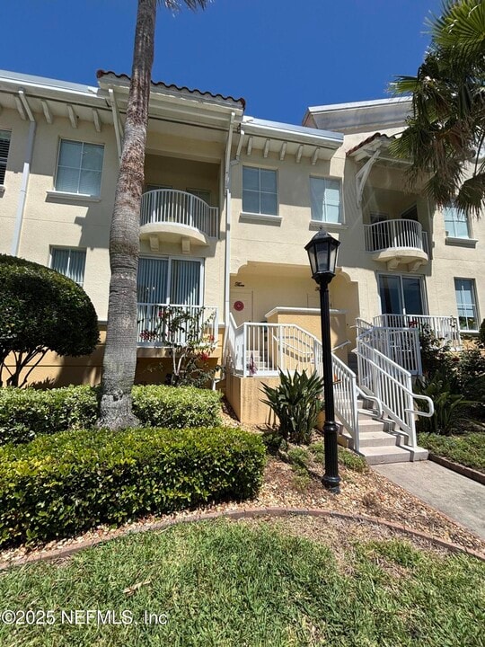 1031 First St in Jacksonville Beach, FL - Building Photo