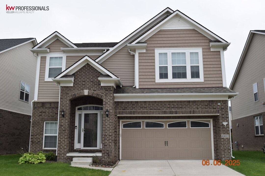 49603 Shoreline Dr in Canton Township, MI - Building Photo