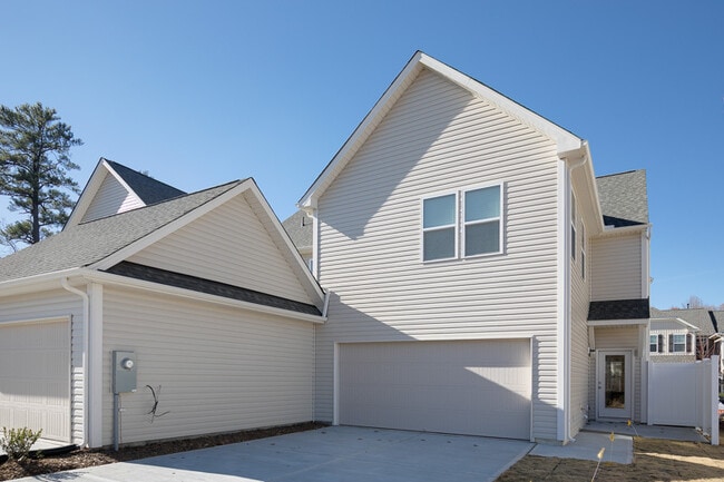 215 Hamlet Pl in Morrisville, NC - Building Photo - Building Photo