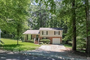 430 Karen Dr in Alpharetta, GA - Building Photo