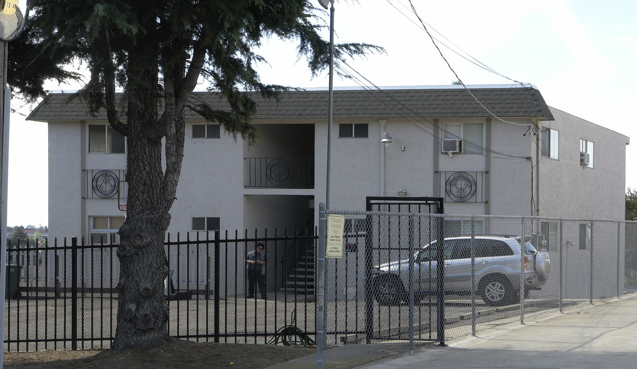 16031 Liberty St in San Leandro, CA - Building Photo