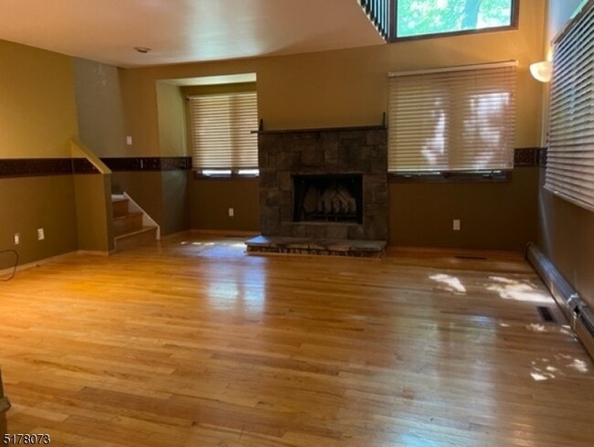 17 Village Way in Vernon, NJ - Building Photo - Building Photo