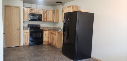 13914 W Redding Dr in Airway Heights, WA - Building Photo - Building Photo