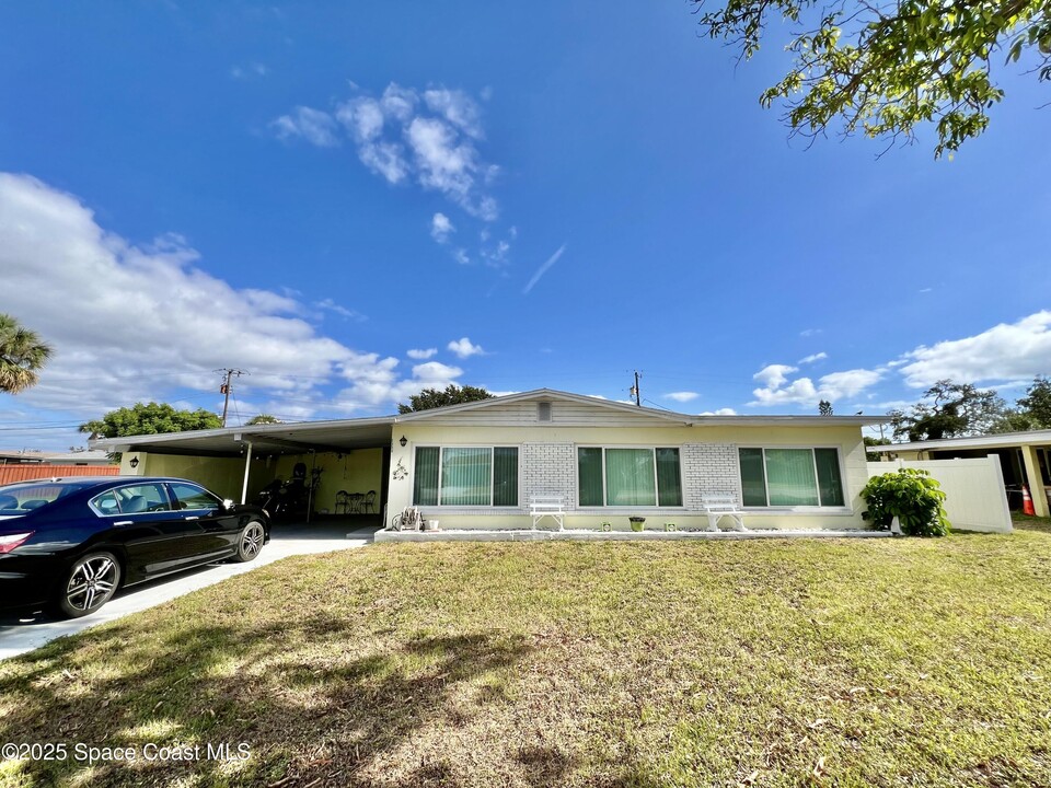 1450 Anchor Ln in Merritt Island, FL - Building Photo