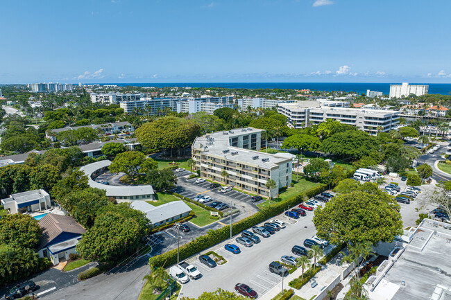 Banyan Tree Village in Delray Beach, FL - Building Photo - Building Photo