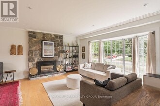 960 Elsett Dr in Ottawa, ON - Building Photo - Building Photo