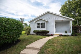 916 E Dixon St in Kokomo, IN - Building Photo