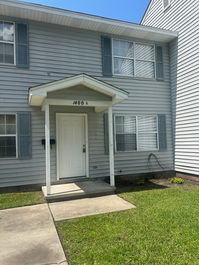 property at 1400A 8th Ave