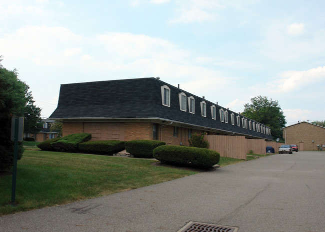 Sheraton Towne in North Canton, OH - Building Photo - Building Photo