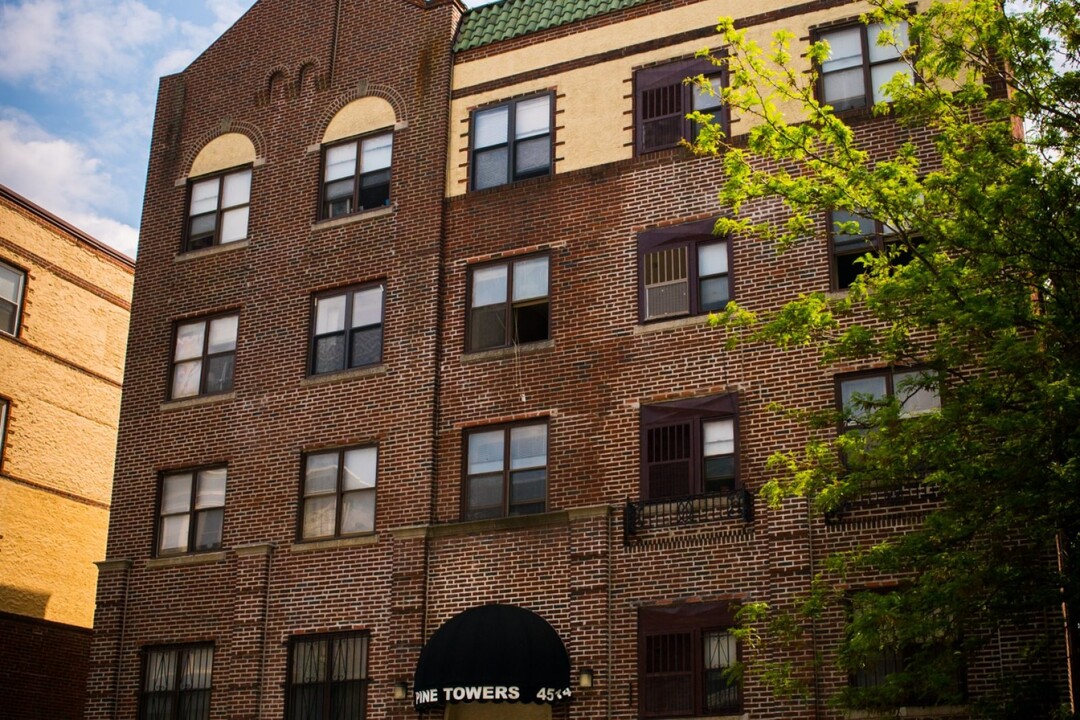 Pine Tower in Philadelphia, PA - Building Photo