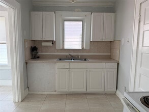 1621 Van Buren St in Hollywood, FL - Foto de edificio - Building Photo