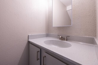 Signature at Southfield Apartments in Shreveport, LA - Building Photo - Interior Photo