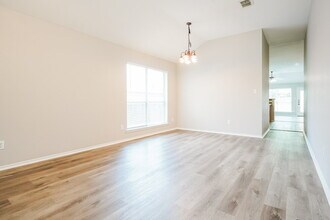 1345 Meadowbrook Ln in Crowley, TX - Building Photo - Building Photo