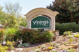 3005 Seven Pines Ln in Atlanta, GA - Building Photo