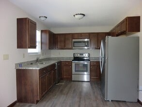 1409 Village Circle Dr in Glen Carbon, IL - Building Photo - Building Photo