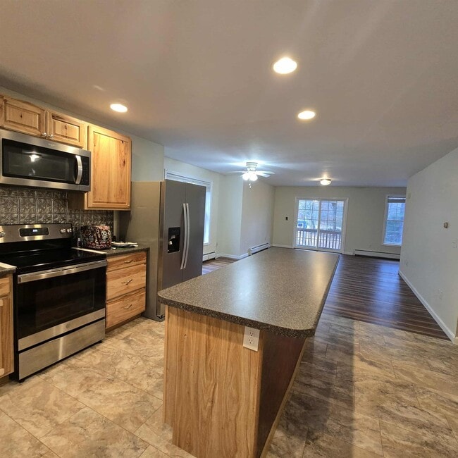 315 Old Concord Turnpike in Barrington, NH - Building Photo - Building Photo