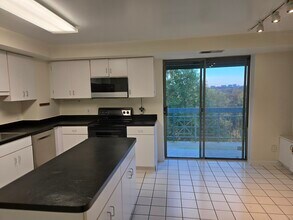 5450 Whitley Park Ter, Unit 912 in Bethesda, MD - Building Photo - Building Photo