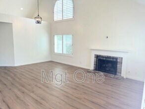 28261 Shore in Mission Viejo, CA - Foto de edificio - Building Photo