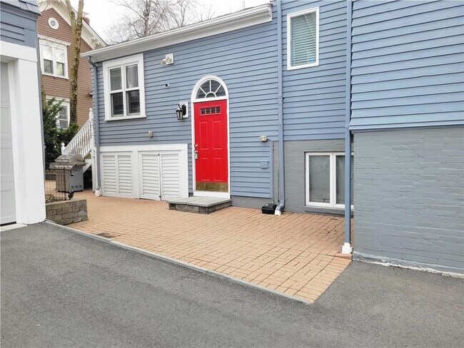 223 Cottage St. in Pawtucket, RI - Building Photo - Building Photo