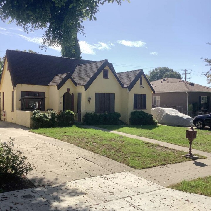 1135 S Birch St in Santa Ana, CA - Building Photo