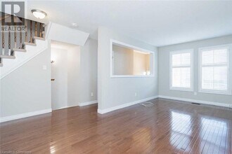 2280 Baronwood Dr in Oakville, ON - Building Photo - Building Photo