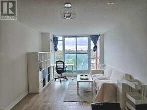 525 Wilson Ave in Toronto, ON - Building Photo - Building Photo