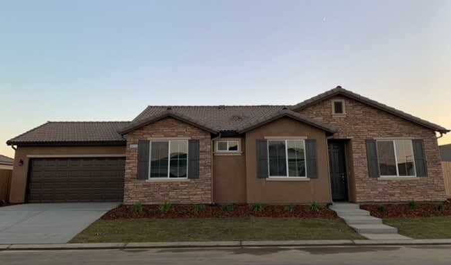 4613 W Flagstaff Ave in Visalia, CA - Building Photo - Building Photo