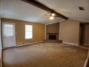 2730 Tumbleweed Dr in Corpus Christi, TX - Building Photo - Building Photo