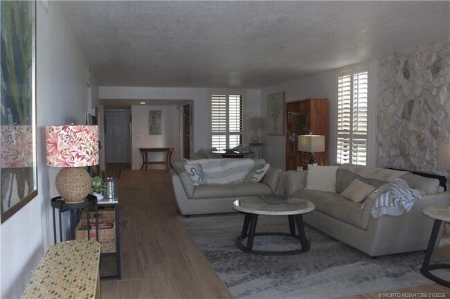 property at 325 Jimmy Buffett Mem Hwy