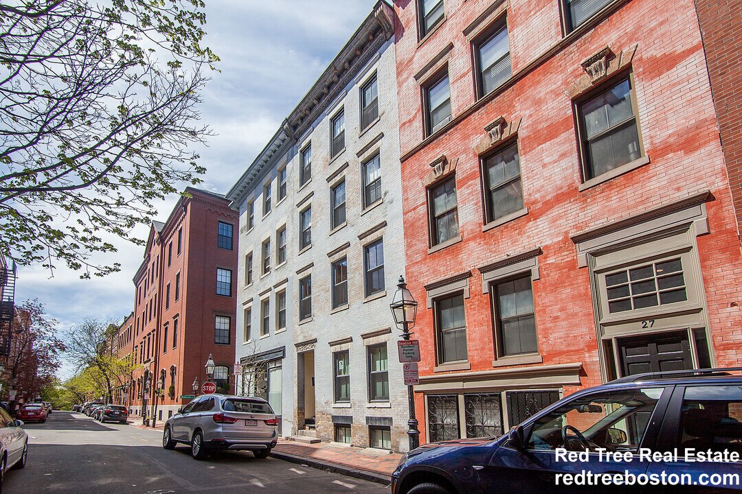 29 Phillips St, Unit 3 in Boston, MA - Building Photo