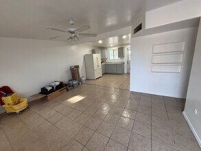 6661 W Camino Pizarro in Tucson, AZ - Foto de edificio - Building Photo