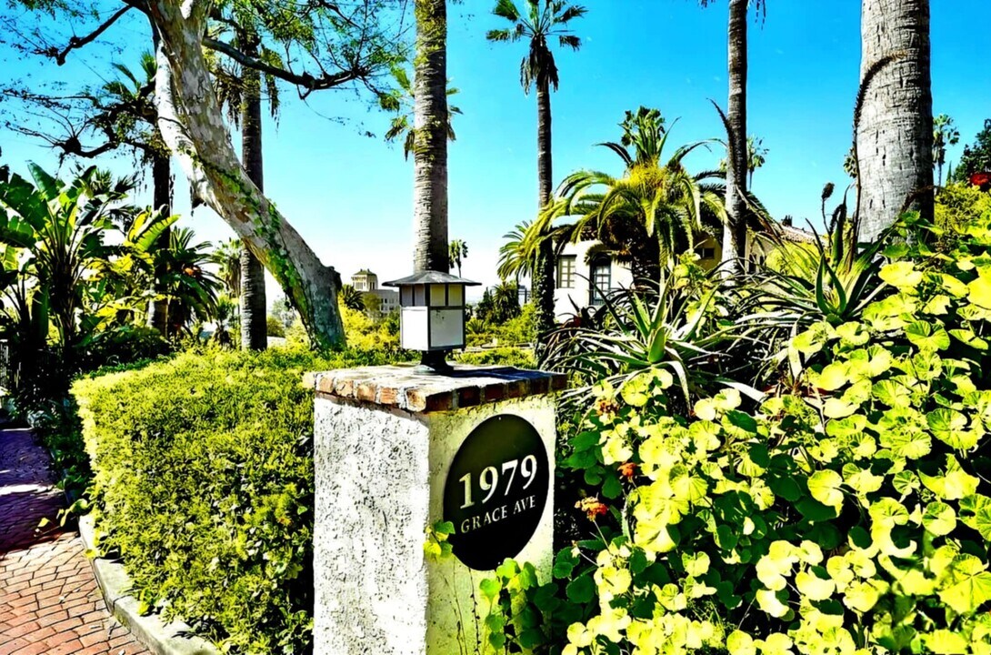 1979 Grace Ave, Unit 3 in Los Angeles, CA - Building Photo