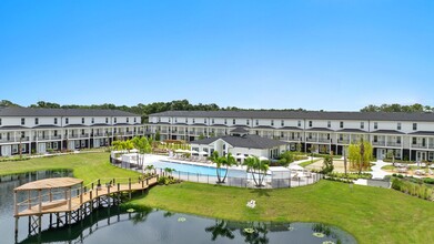 Welcome Canary in Lakeland, FL - Foto de edificio - Building Photo